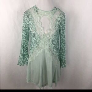 Umgee Mint Lace Tunic Blouse Long Sleeve Lace